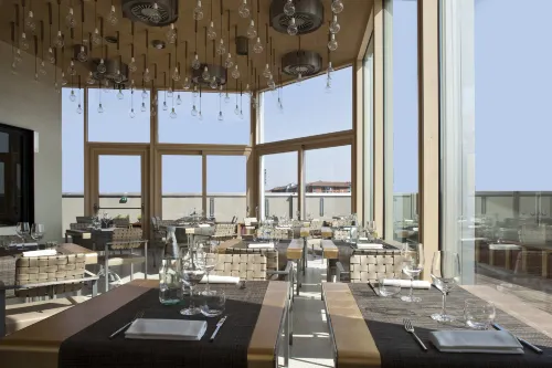 Nu Hotel Dining Photos