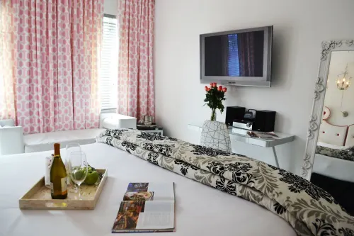 Whitelaw Hotel Photos