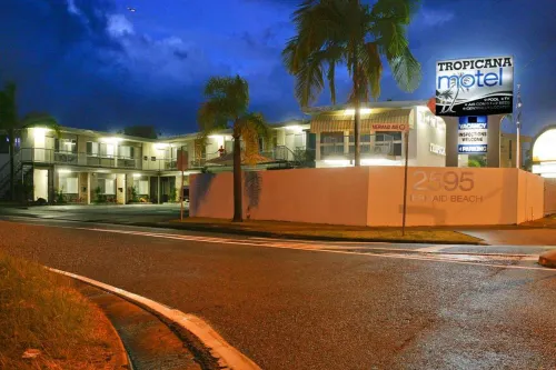 Tropicana Motel Exterior Photos