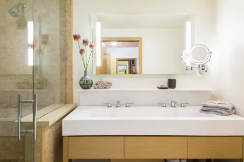 Malibu Beach Inn Photos