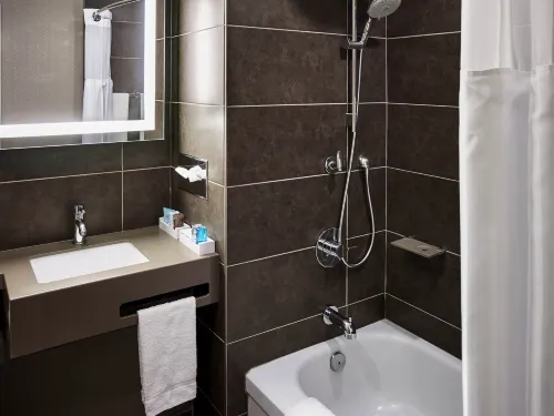 Novotel Toronto North York Rooms Photos