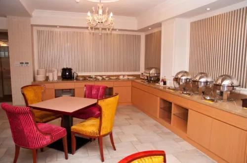 MRT Hotel Restauration Photos