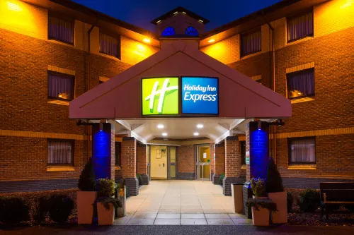 Holiday Inn Express Taunton East Exterior Photos