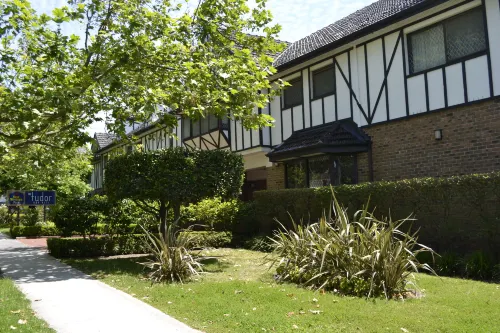 Best Western Plus the Tudor-Box Hill Featured Photos