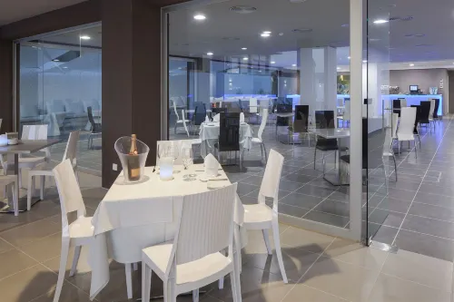AxelBeach Ibiza Suites Apartments Spa and Beach Club - Adults Only Restauration Photos