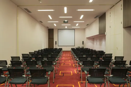 Holiday Inn Express Jakarta Pluit Citygate Fasilitas Bisnis Photos