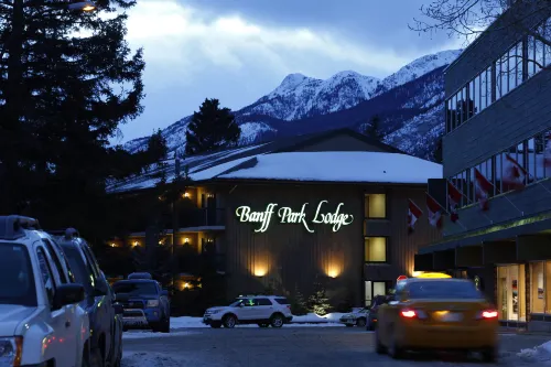 Banff Park Lodge Exterior Photos
