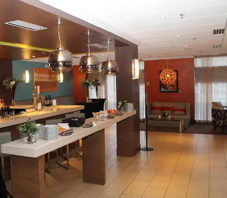 Cambridge Suites Hotel Halifax Restauration Photos