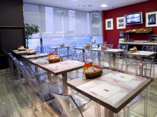 Hotel Avenida Gran Vía Dining Photos