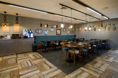 Urban Lodge Hotel تناول الطعام Photos