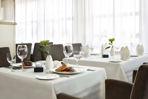 Courtyard Magdeburg Dining Photos