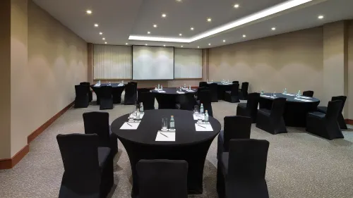 InterContinental Hotels Bahrain Dining Photos