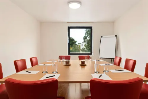 Holiday Inn Bournemouth Business Photos