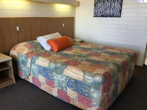 Opal Inn Hotel, Motel, Caravan Park Photos