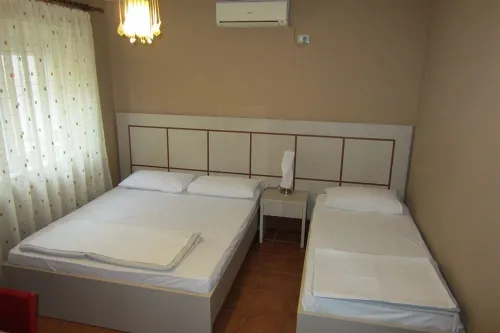 Freddy's Hotel Photos