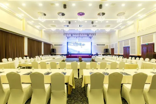 Ladalat Hotel Business Facilities Photos