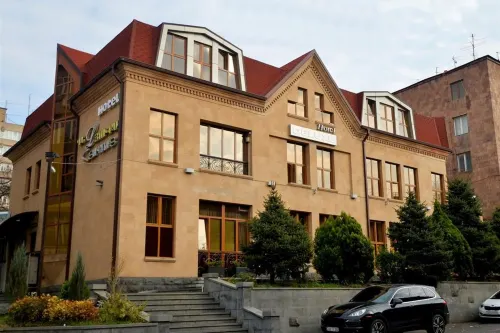 Yerevan Deluxe Hotel Exterior Photos