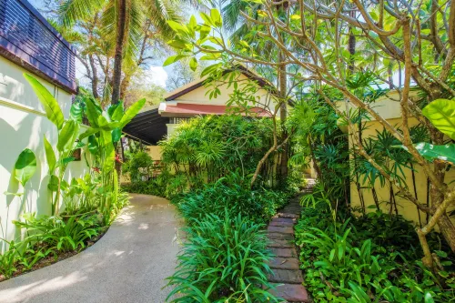 Impiana Beach Resort Patong, Phuket Außen Photos