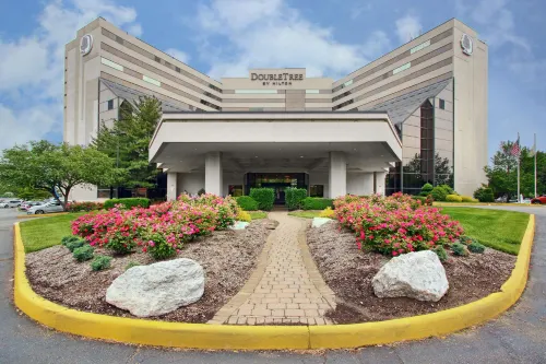 DoubleTree by Hilton Hotel Newark Airport Featured Photos