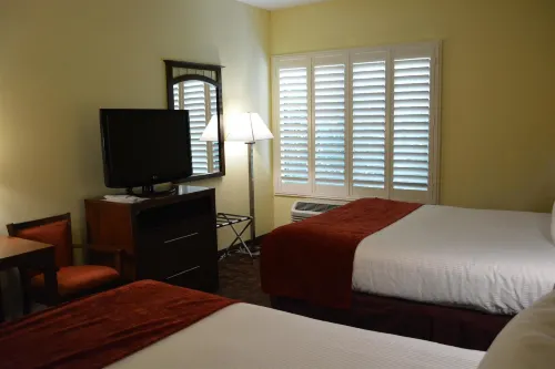 Best Western Lanai Garden Inn  Suites Photos