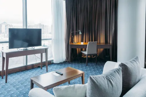 Parkside Hotel & Apartments Photos