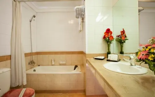 Nalendra Hotel Kamar Photos