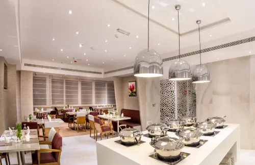 Hawthorn Suites by Wyndham Abu Dhabi City Center Питание Photos