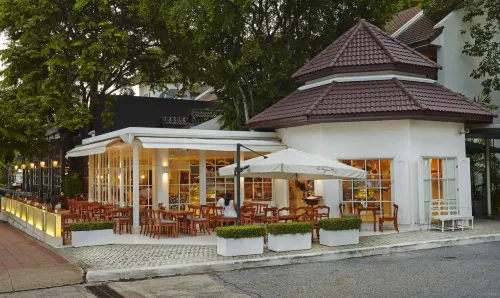 Woodlands Hotel and Resort Pattaya Restauration Photos
