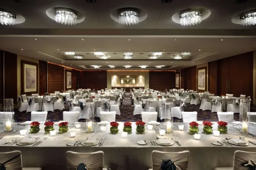 Mövenpick Hotel Jumeirah Beach Business Photos