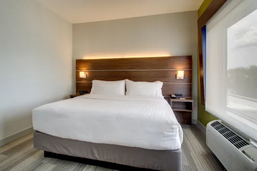 Holiday Inn Express & Suites Aurora - Naperville Photos