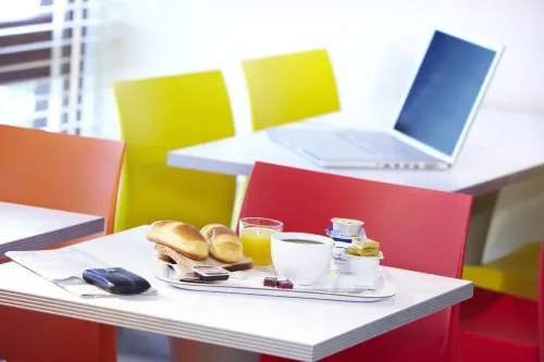 Premiere Classe Besancon - Ecole Valentin Dining Photos