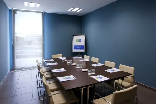 Holiday Inn Express Vitoria Business Facilities Photos