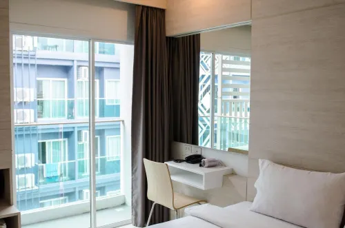 Mirage Express Patong Phuket Hotel Номера Photos