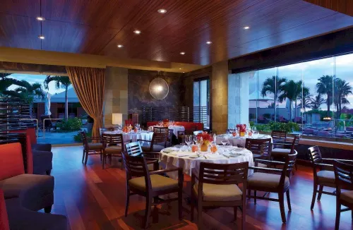 Four Seasons Resort Maui at Wailea Restauration Photos