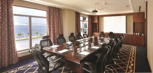 Wellborn Luxury Hotel Business Facilities Photos
