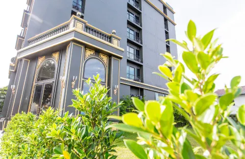 A.List Hotel Exterior Photos