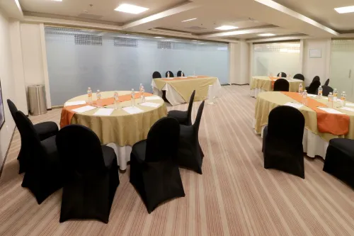 Holiday Inn & Suites Mexico Medica Sur Business Photos