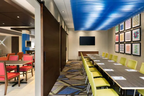 Holiday Inn Express & Suites Auburn Hills Featured Photos