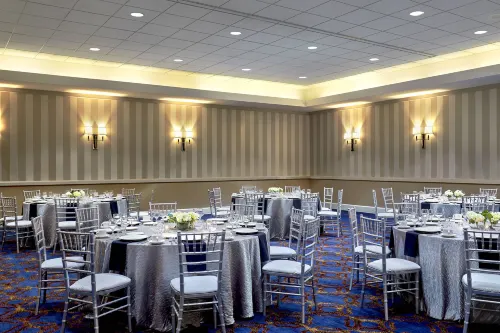 Sheraton Milwaukee Brookfield Hotel Spisning Photos