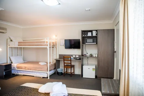 Lilac City Motor Inn & Steakhouse Photos
