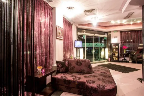 Art Plaza Hotel Photos