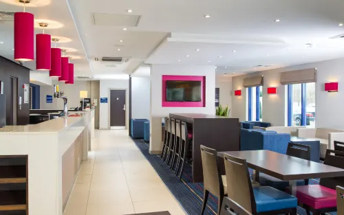Holiday Inn Express London - Wandsworth Ristorazione Photos