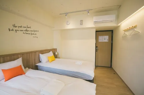 Stray Birds Taichung Hostel Rooms Photos