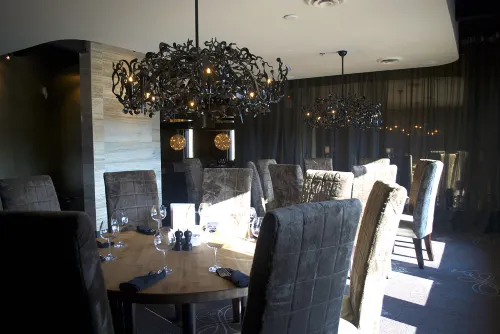 Sandman Signature Vancouver Airport Hotel & Resort Restauration Photos