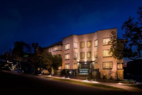 Crest on Barkly Hotel Featured Photos