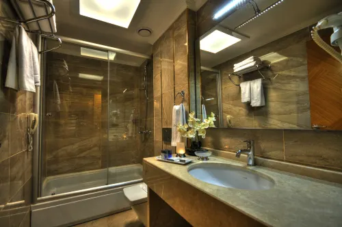 Golden Deluxe Hotel Chambres Photos