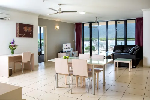 Piermonde Apartments Cairns Photos