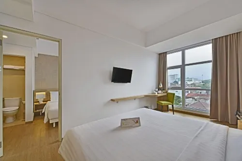 Whiz Prime Hotel Basuki Rahmat Malang Photos