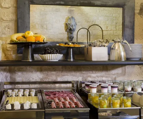 Hôtel des Ducs d'Anjou Dining Photos