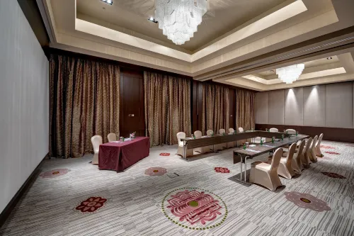 Crowne Plaza Duqm Business Facilities Photos